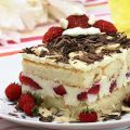 tiramisù con fragole, ricetta dessert goloso